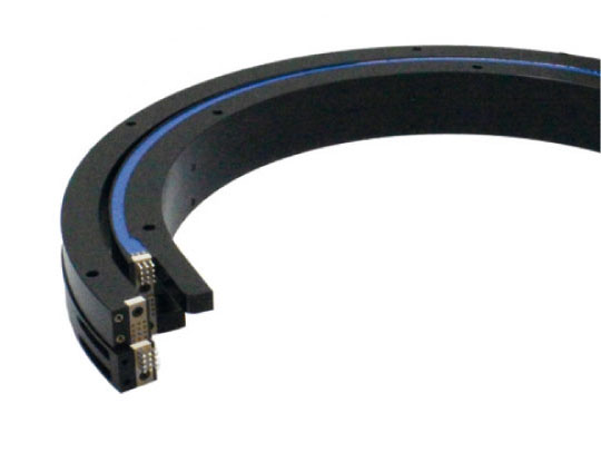 Boitier XXL demi-coquille pour module Dx pour des arbres ayant un diamètre jusqu'à 1200 mm, avec alimentation inductive intégrée