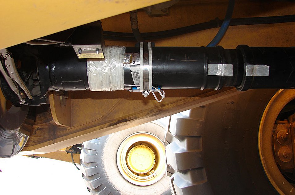 Measurement of torque on dump truck